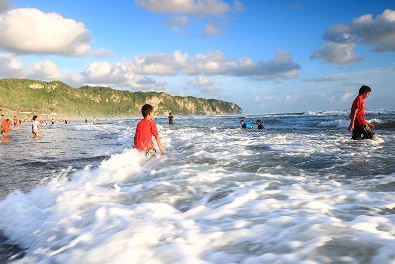 Bermain Air, Pantai Parangtritis