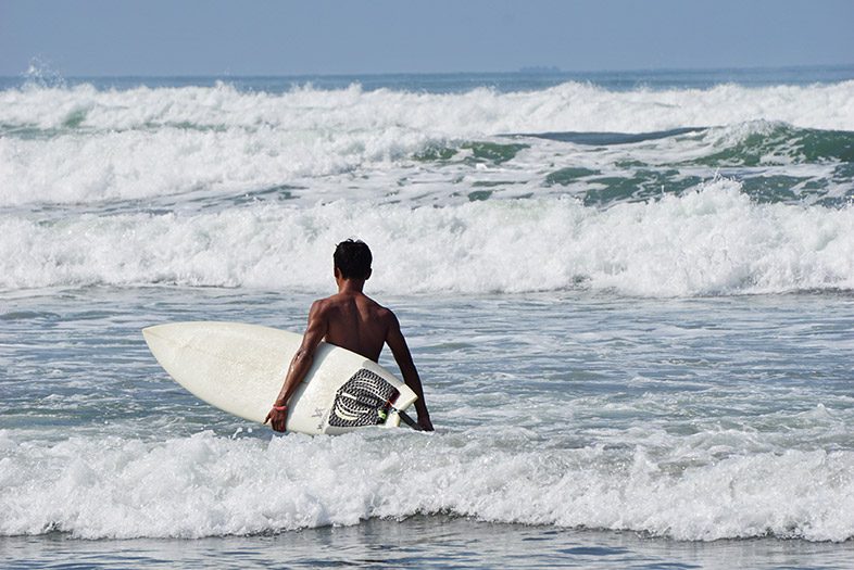 Surfing. Pantai Parangtritis