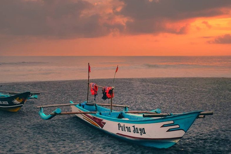 Pantai Kuwaru