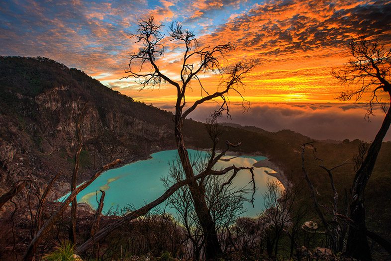 Sunan Ibu, Kawah Putih Ciwidey