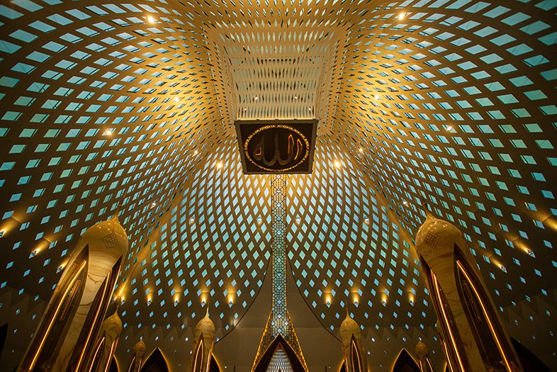 Masjid Raya Al Jabbar interior