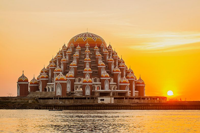 99 Domes Mosque, Makassar